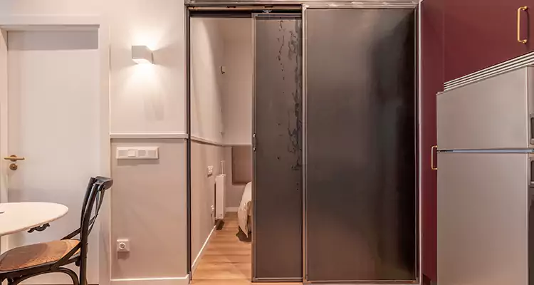 We Fix Closet Sliding Door in Ruskin, FL 