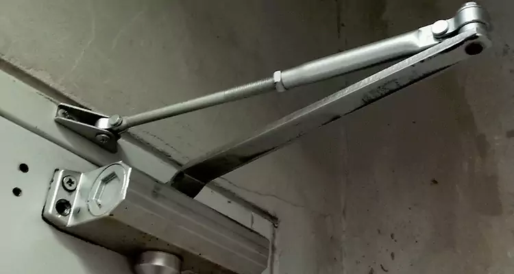 Door Closer Parallel Arm Installation in Ruskin, FL
